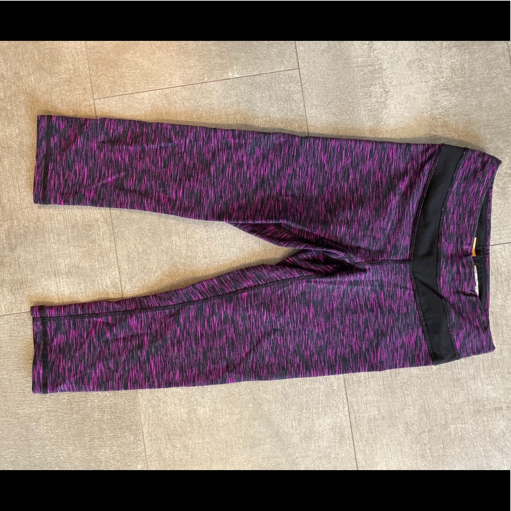 Size XS Lucy powermax, cropped yoga pant